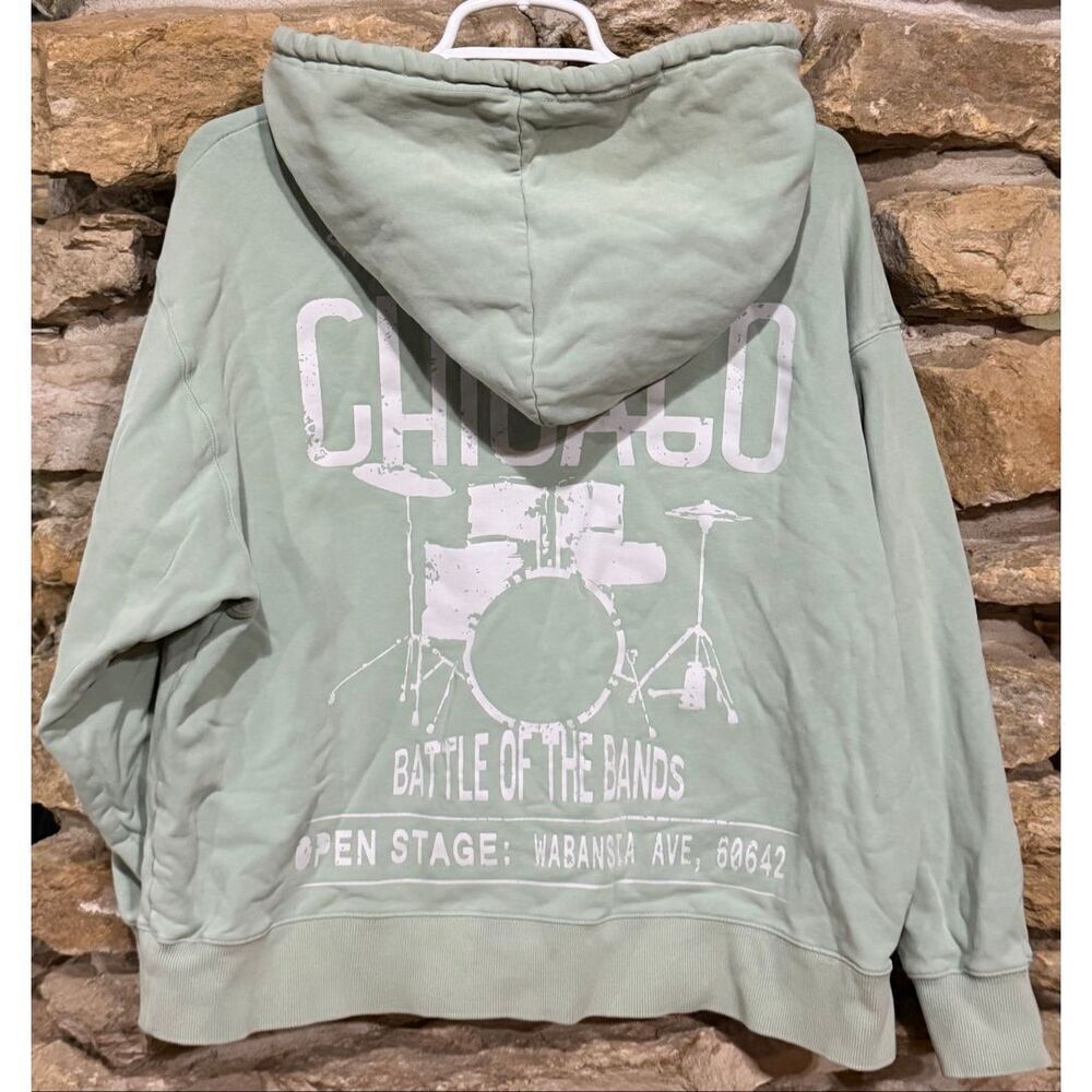 Women’s Sage Green Böhme Chicago Battle of the Bands Graphic Hoodie Size Medium